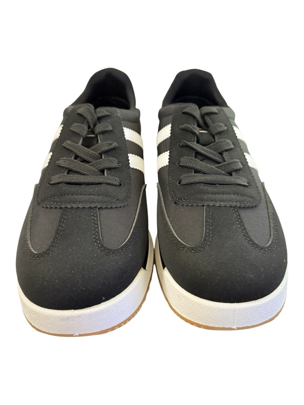 Not Rated Women’s Black & White Retro Sneakers Size 10 NWOB